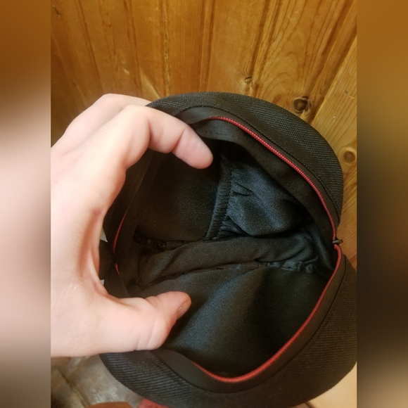 Beats headphone case - Picture 2 of 3